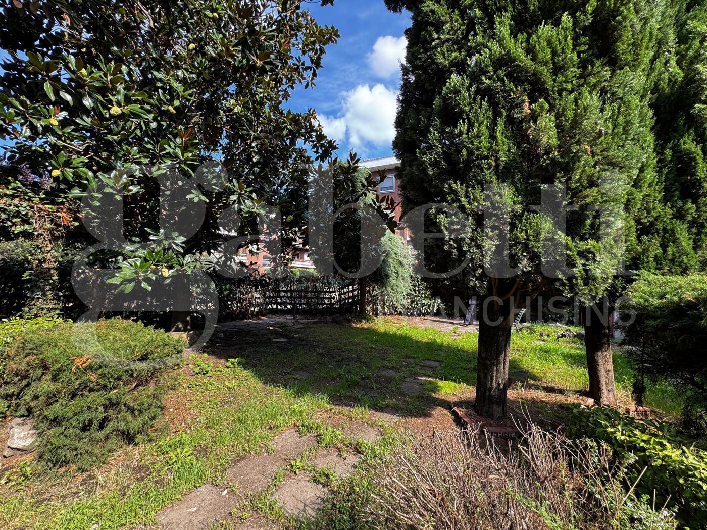 Trilocale con giardino a Marino