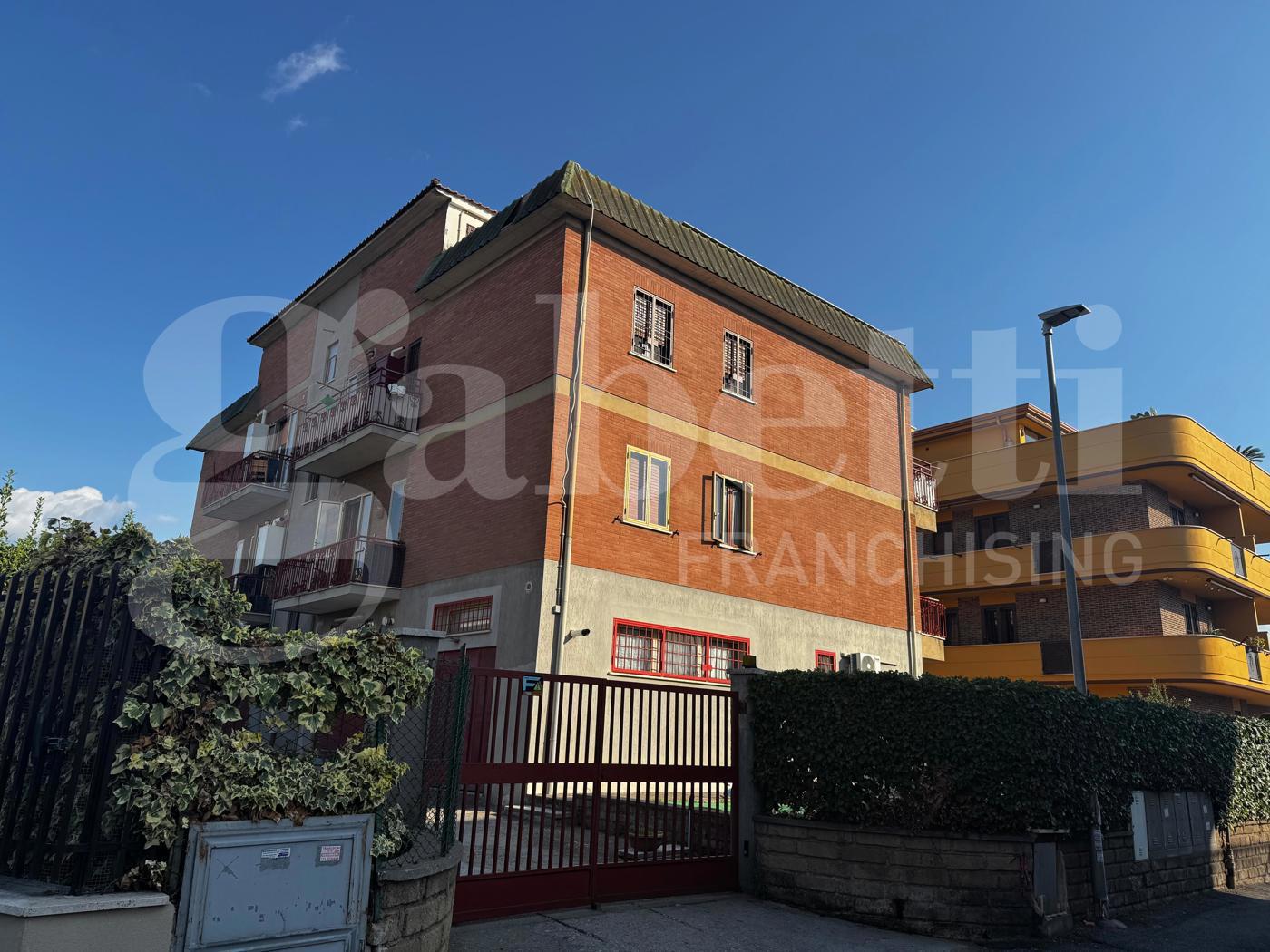 Quadrilocale da ristrutturare a Marino