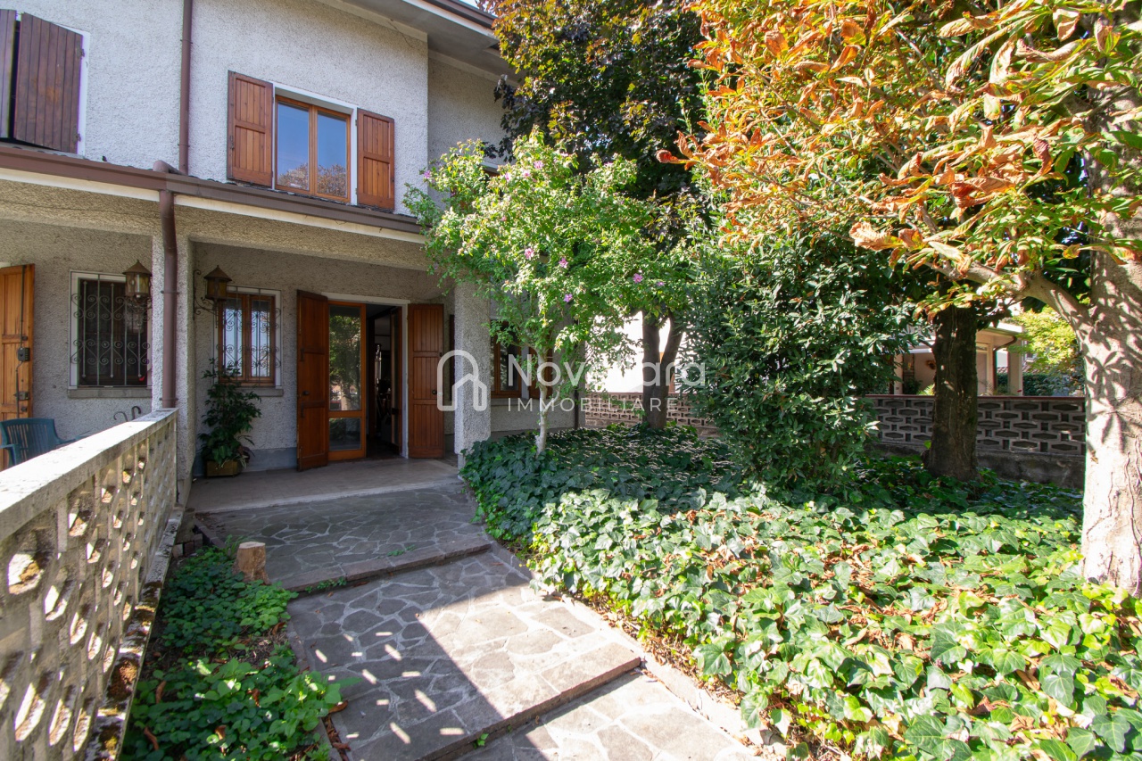 Casa indipendente con giardino a Novellara