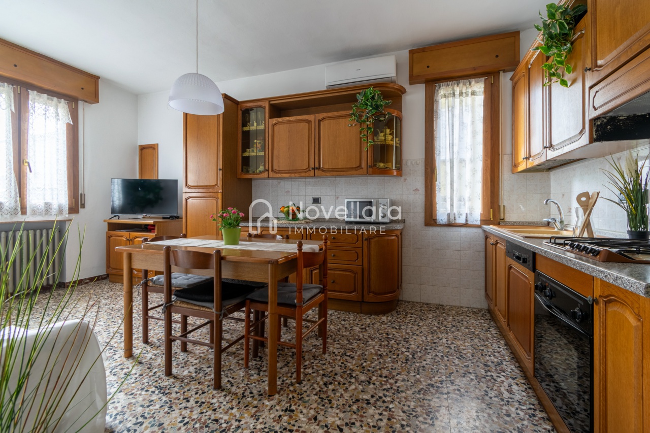 Casa indipendente con giardino a Novellara