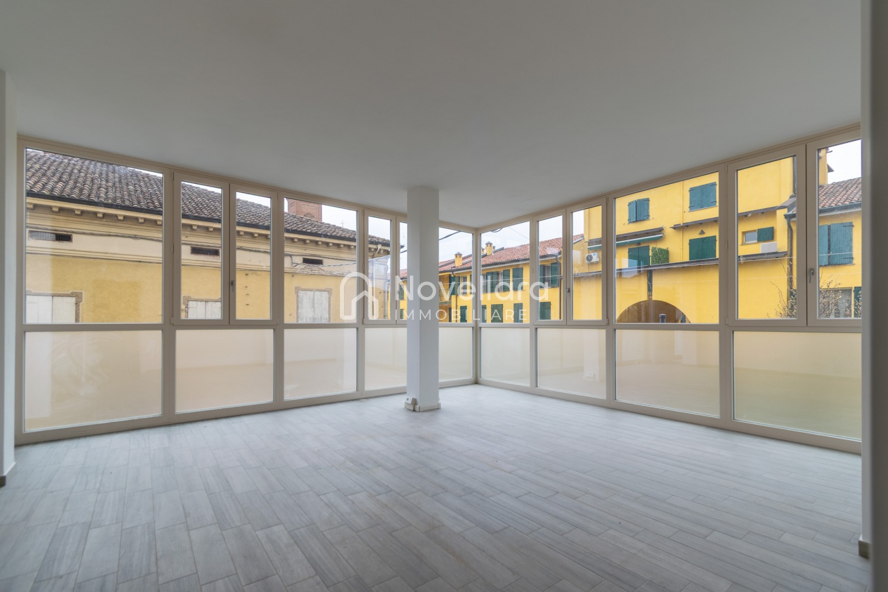 Ufficio ristrutturato a Novellara