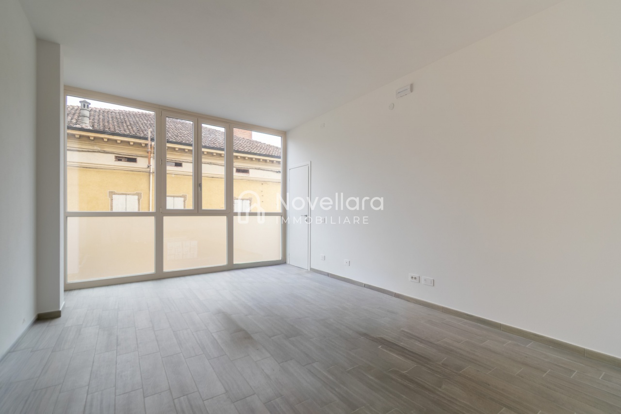 Ufficio ristrutturato a Novellara