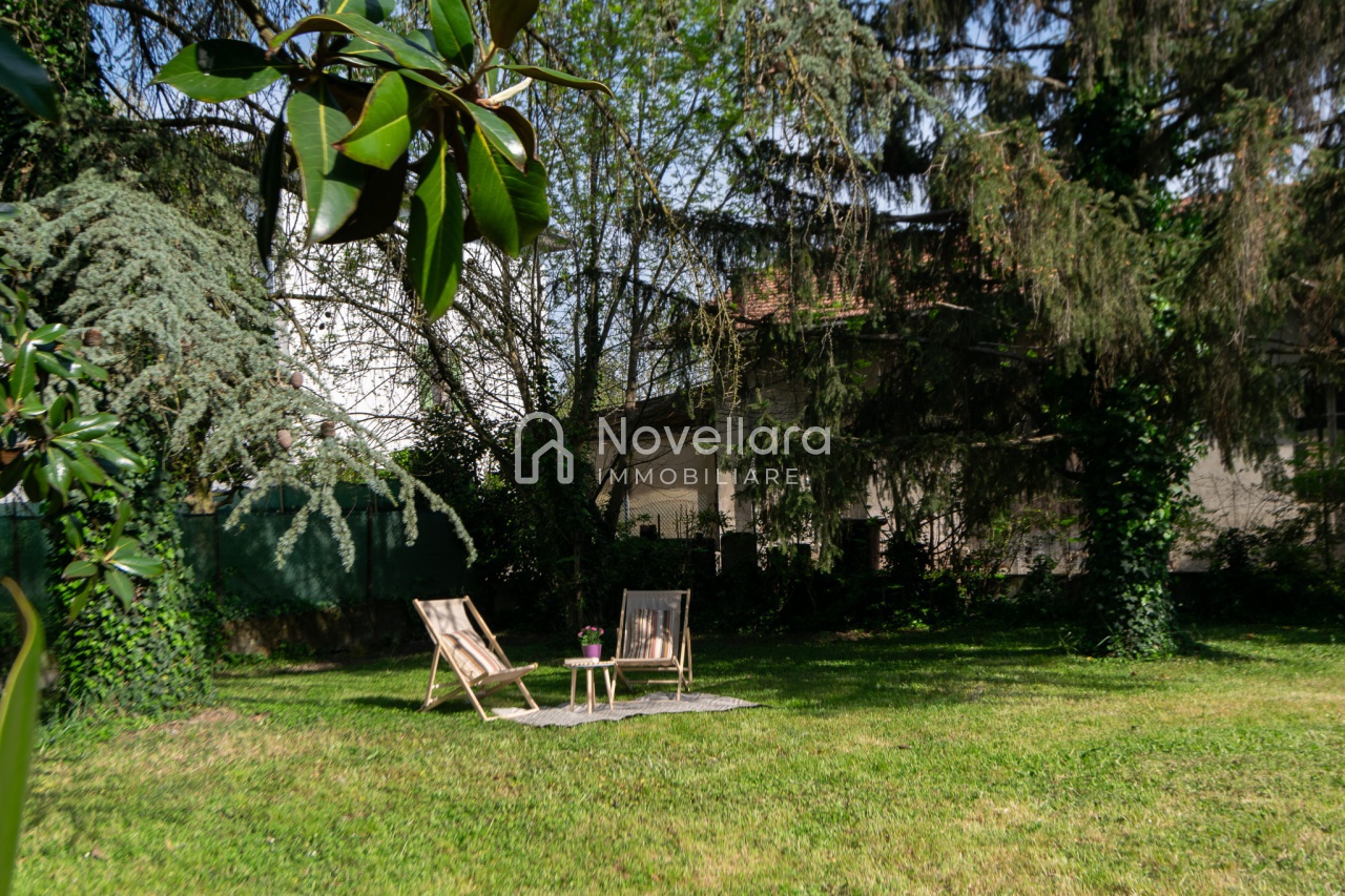 Villa con giardino a Novellara