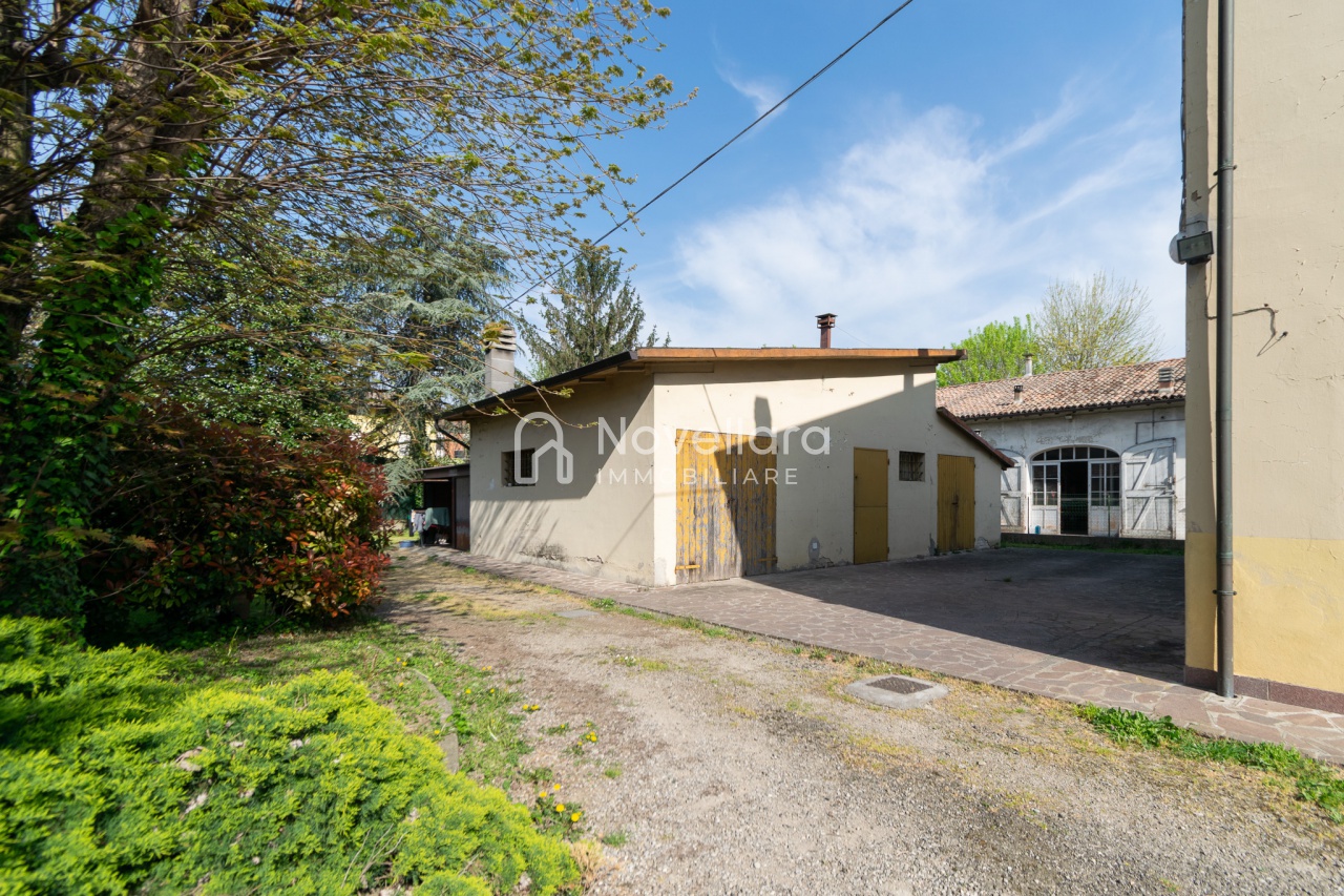 Villa con giardino a Novellara