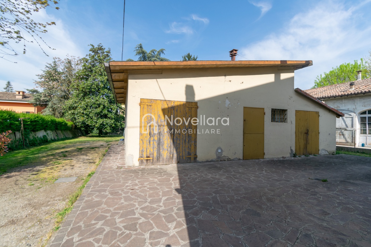 Villa con giardino a Novellara