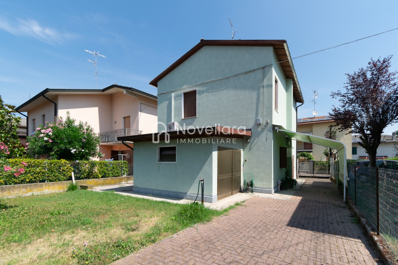 Casa indipendente con giardino a Novellara