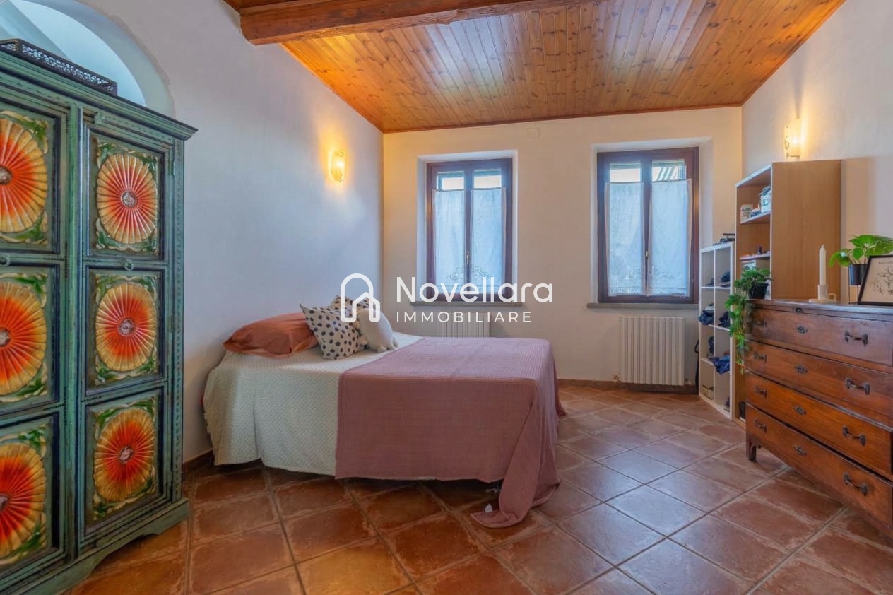 Casa indipendente con giardino in corso garibaldi, Cadelbosco di Sopra