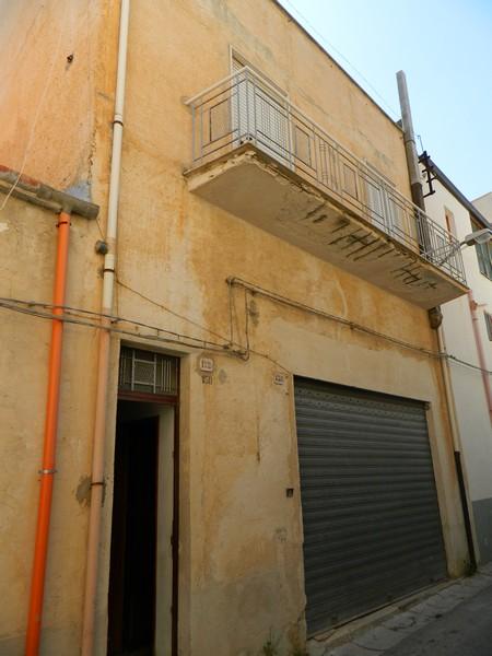 Casa indipendente con terrazzo via francesco ferruccio Alcamo