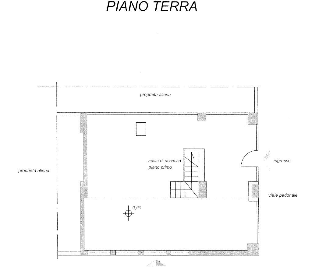Negozio da ristrutturare in centro direzionale isola f11, Napoli