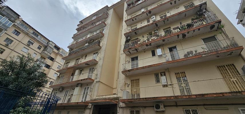 Appartamento da ristrutturare in via bernardo cavallino 115, Napoli