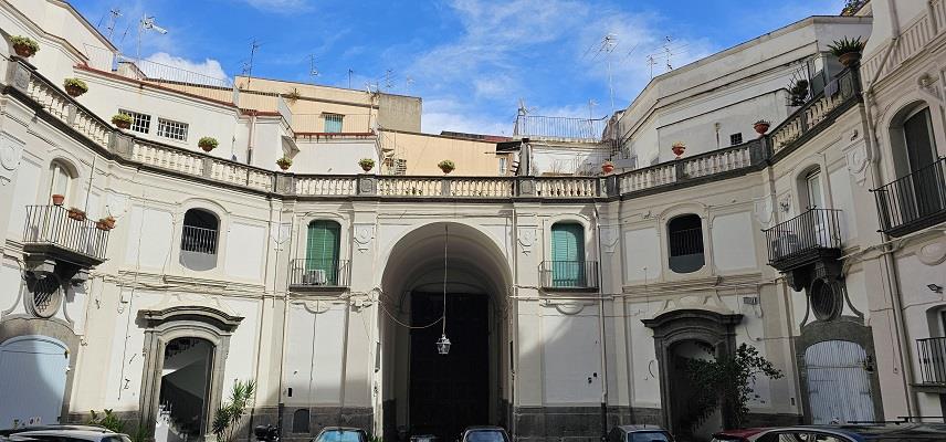 Appartamento da ristrutturare in via monte di dio 14, Napoli