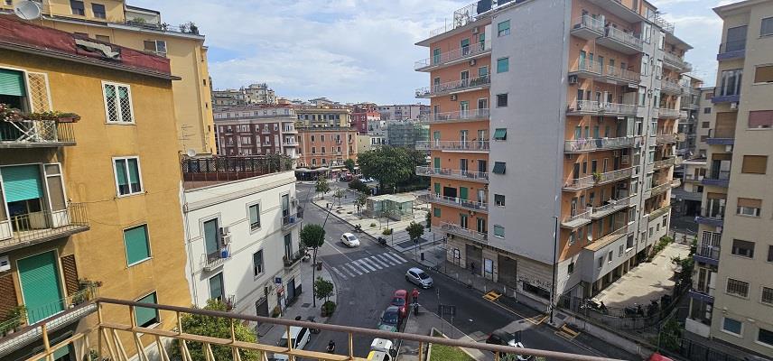 Appartamento da ristrutturare in via piscicelli, Napoli