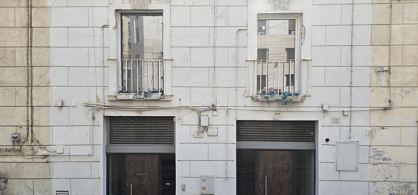 Negozio da ristrutturare in calata ospedaletto napoli, Napoli