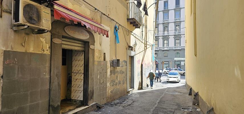 Magazzino da ristrutturare in via santa maria della neve 29, Napoli