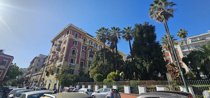 Appartamento da ristrutturare in corso vittorio emanuele 121, Napoli