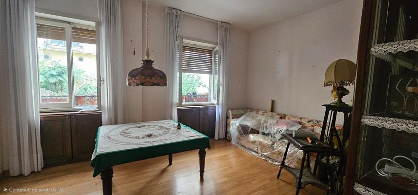 Ufficio da ristrutturare in via battistello caracciolo 93, Napoli