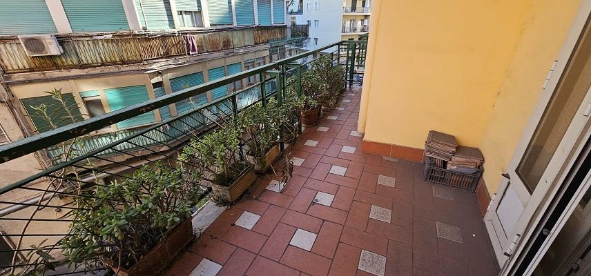 Appartamento da ristrutturare in via michelangelo schipa, Napoli