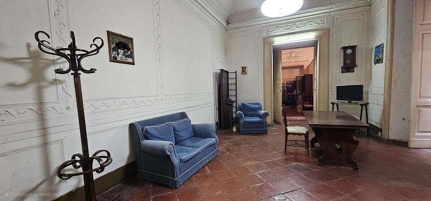 Appartamento da ristrutturare in via monte di dio 14, Napoli