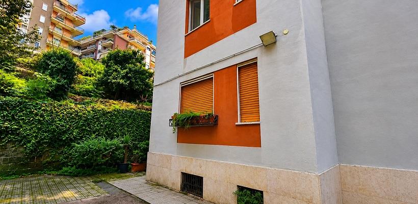 Appartamento da ristrutturare in via battistello caracciolo 93, Napoli