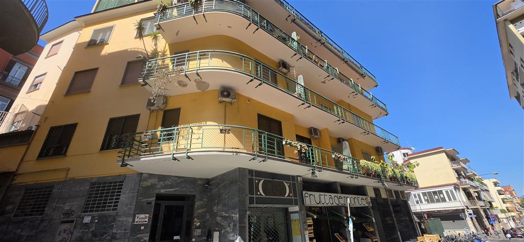 Appartamento da ristrutturare in via michelangelo schipa 160, Napoli