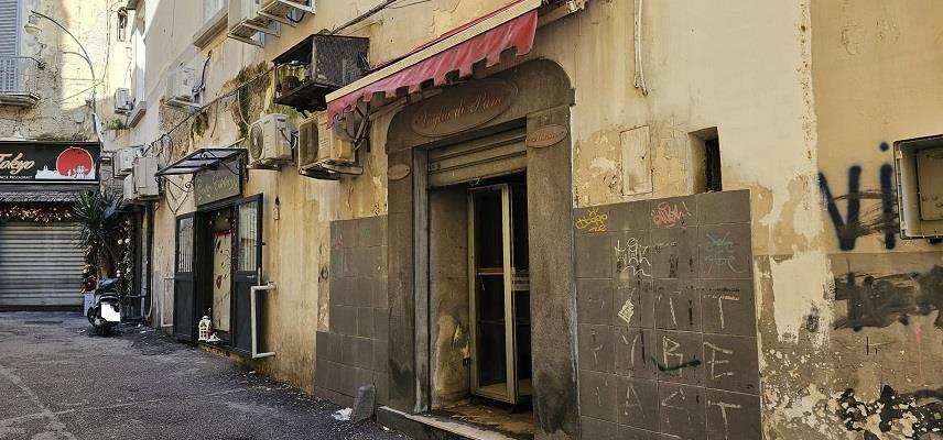Magazzino da ristrutturare in via santa maria della neve 29, Napoli