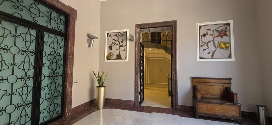 Appartamento con terrazzo in via francesco crispi 73, Napoli