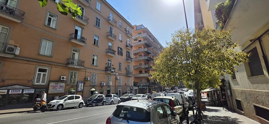 Ufficio da ristrutturare in via francesco cilea 26, Napoli