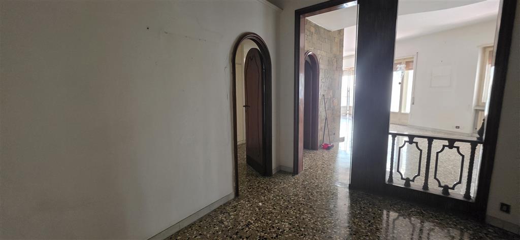 Appartamento da ristrutturare in via michelangelo schipa 160, Napoli