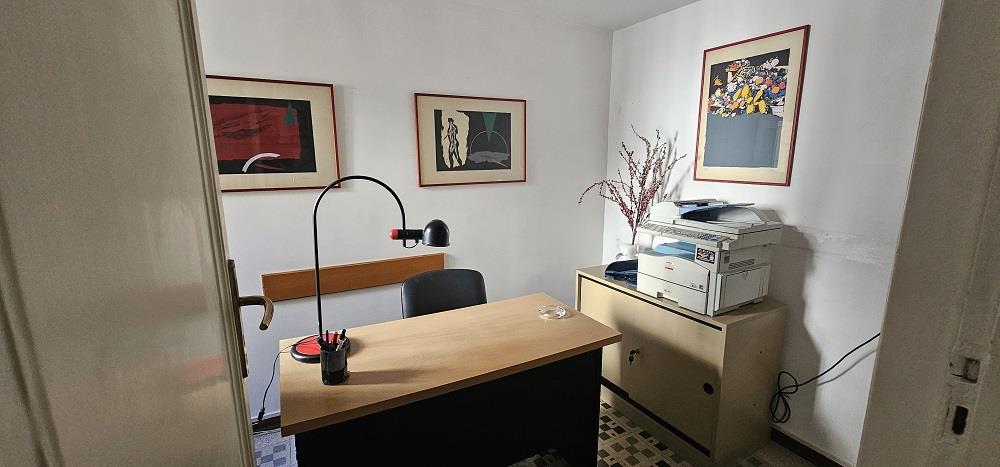 Ufficio in affitto in via crispi, Napoli