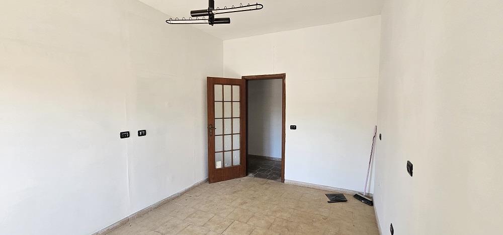 Appartamento in vendita in via ernesto cesaro, Napoli