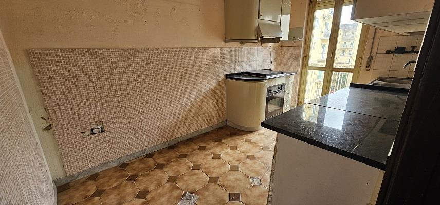 Appartamento da ristrutturare in via bernardo cavallino 115, Napoli