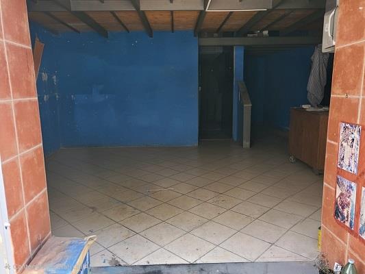 Magazzino da ristrutturare, Napoli via tari