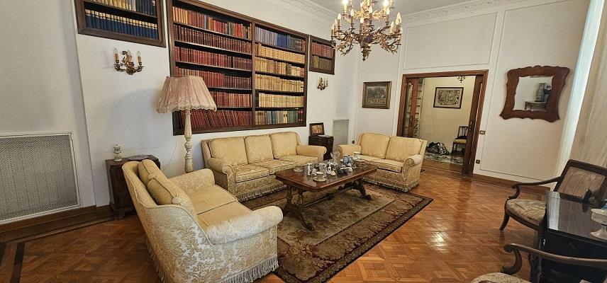 Appartamento da ristrutturare in corso vittorio emanuele 121, Napoli