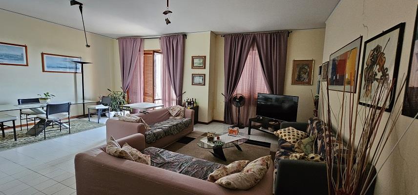 Appartamento da ristrutturare in via euclide 27, Napoli