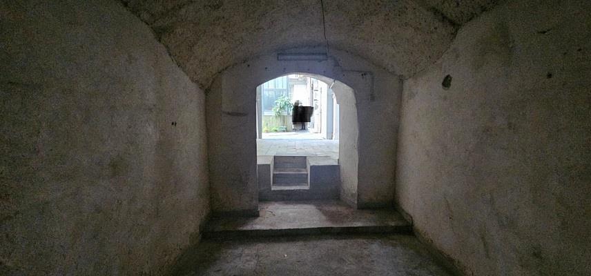 Magazzino in affitto, Napoli via tribunali 276