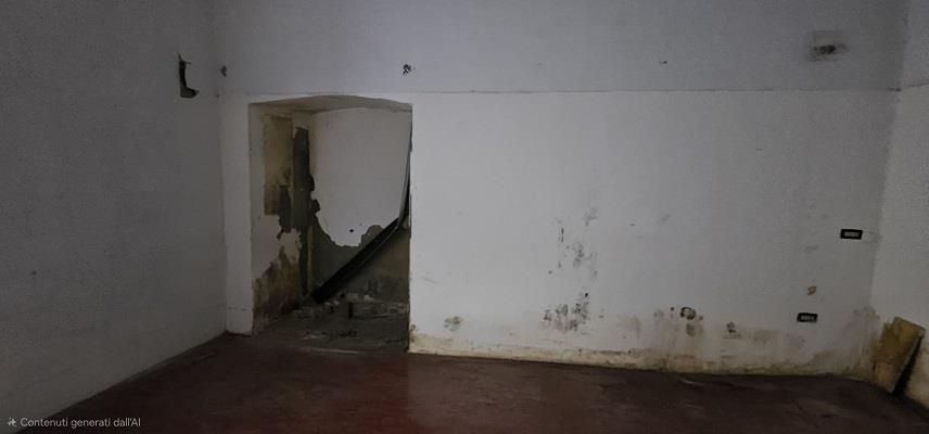 Magazzino da ristrutturare in via santa maria della neve 29, Napoli