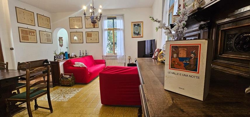 Villa Bifamiliare da ristrutturare, Napoli via san giacomo dei capri 51