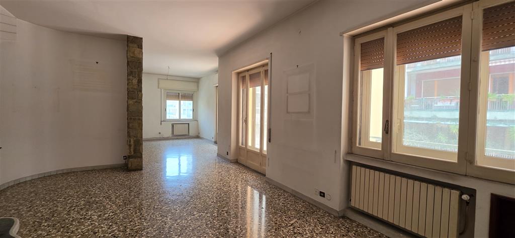 Appartamento da ristrutturare in via michelangelo schipa 160, Napoli