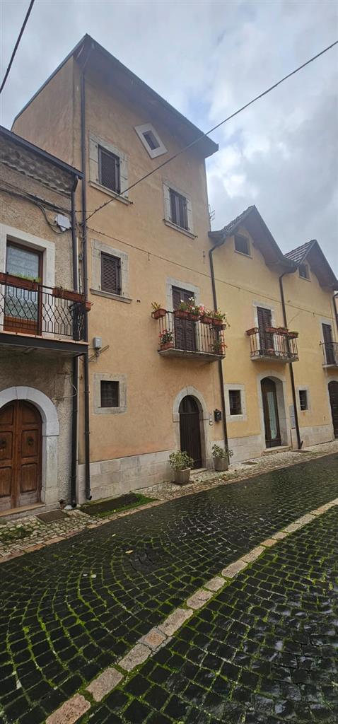 Appartamento in vendita in via giuseppe de amicis, Alfedena