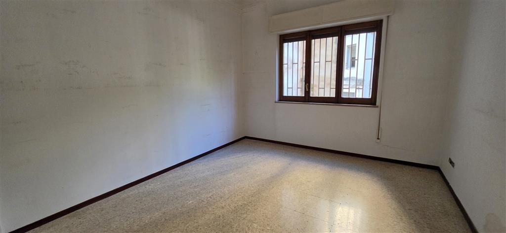 Appartamento da ristrutturare in via michelangelo schipa 116, Napoli