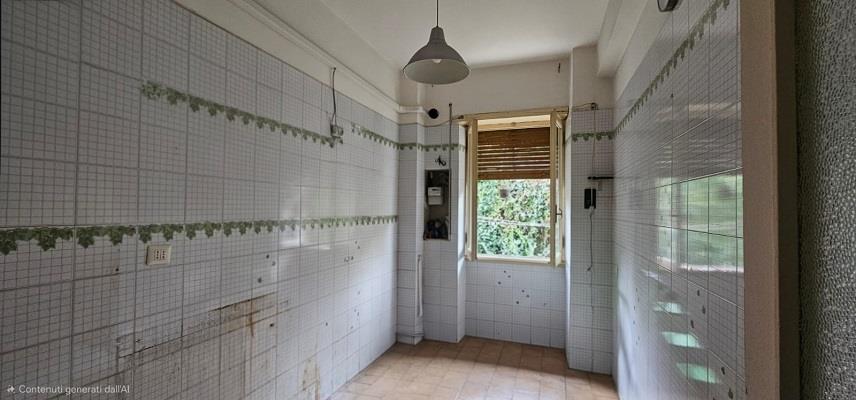 Ufficio da ristrutturare in via battistello caracciolo 93, Napoli