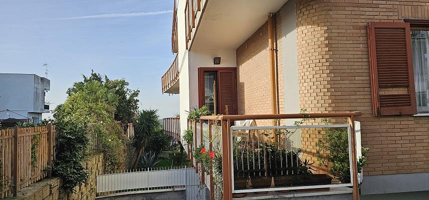 Appartamento da ristrutturare in via euclide 27, Napoli