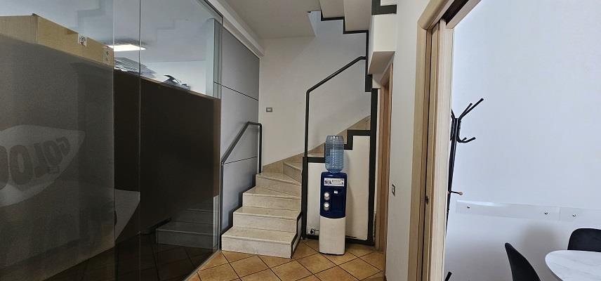 Ufficio in affitto in via crispi 73, Napoli