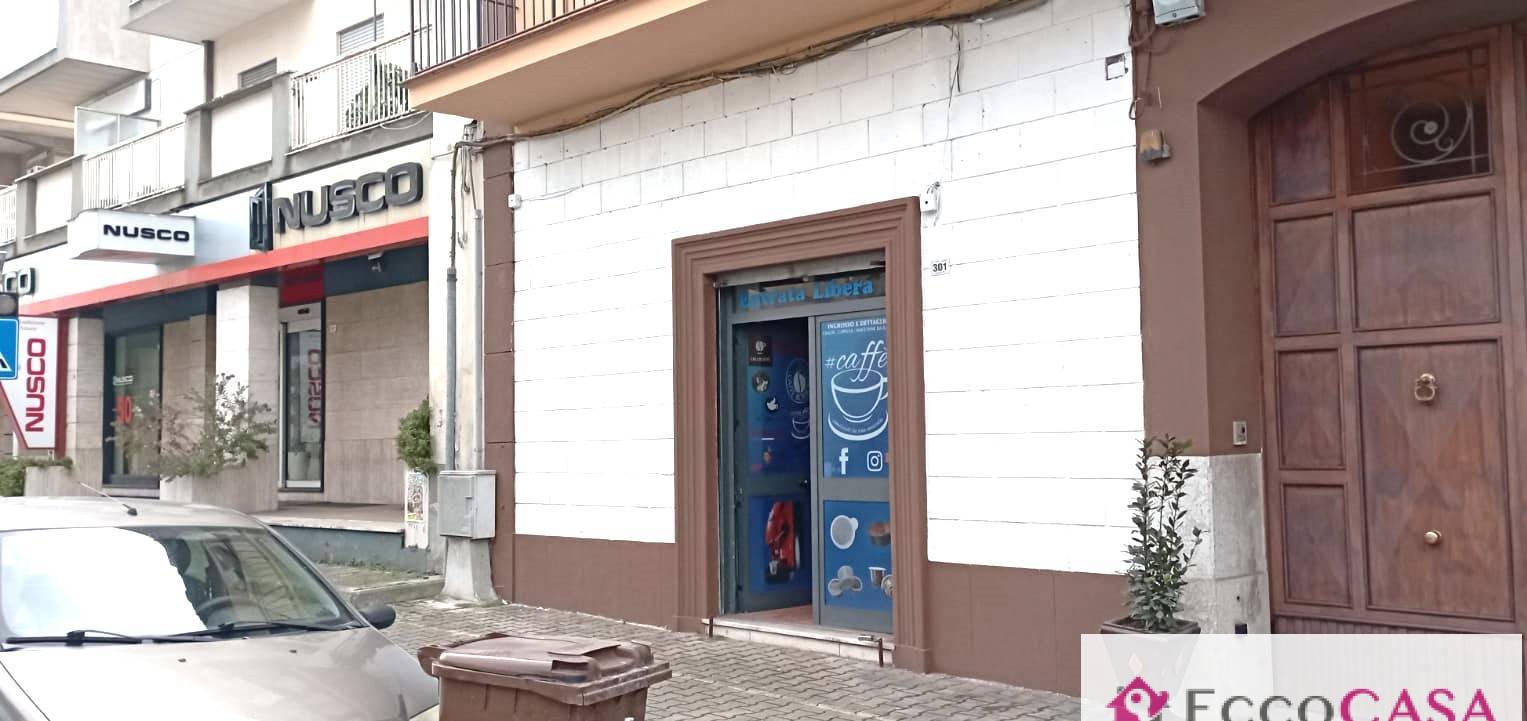 Locale commerciale in affitto a Casagiove