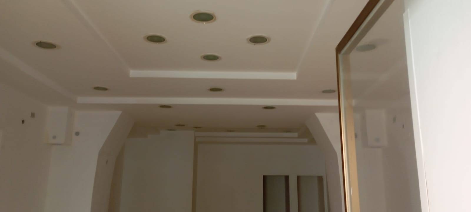 Locale commerciale in affitto a Maddaloni