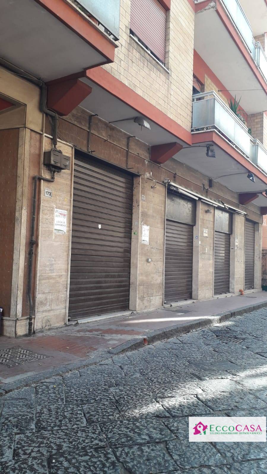 Locale commerciale in vendita a Maddaloni