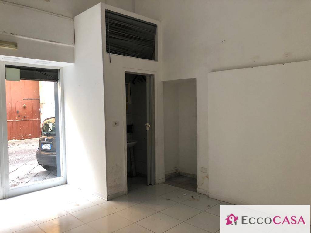 Locale commerciale in affitto a Maddaloni