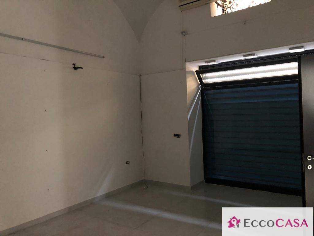 Locale commerciale in affitto a Maddaloni
