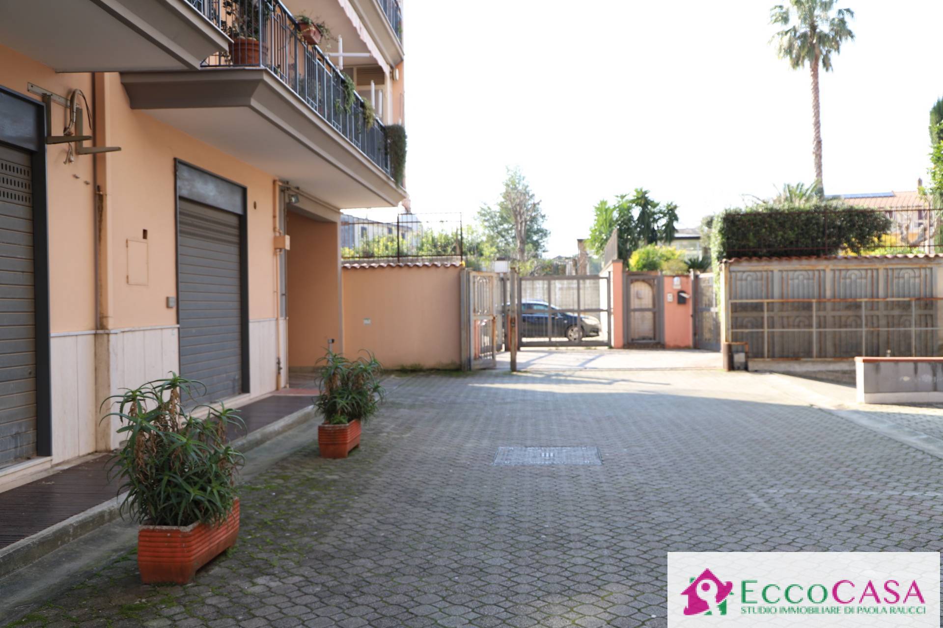 Locale commerciale in vendita a Maddaloni