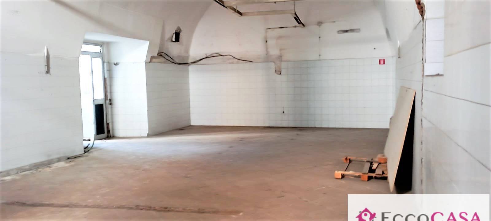 Locale commerciale in affitto a Maddaloni